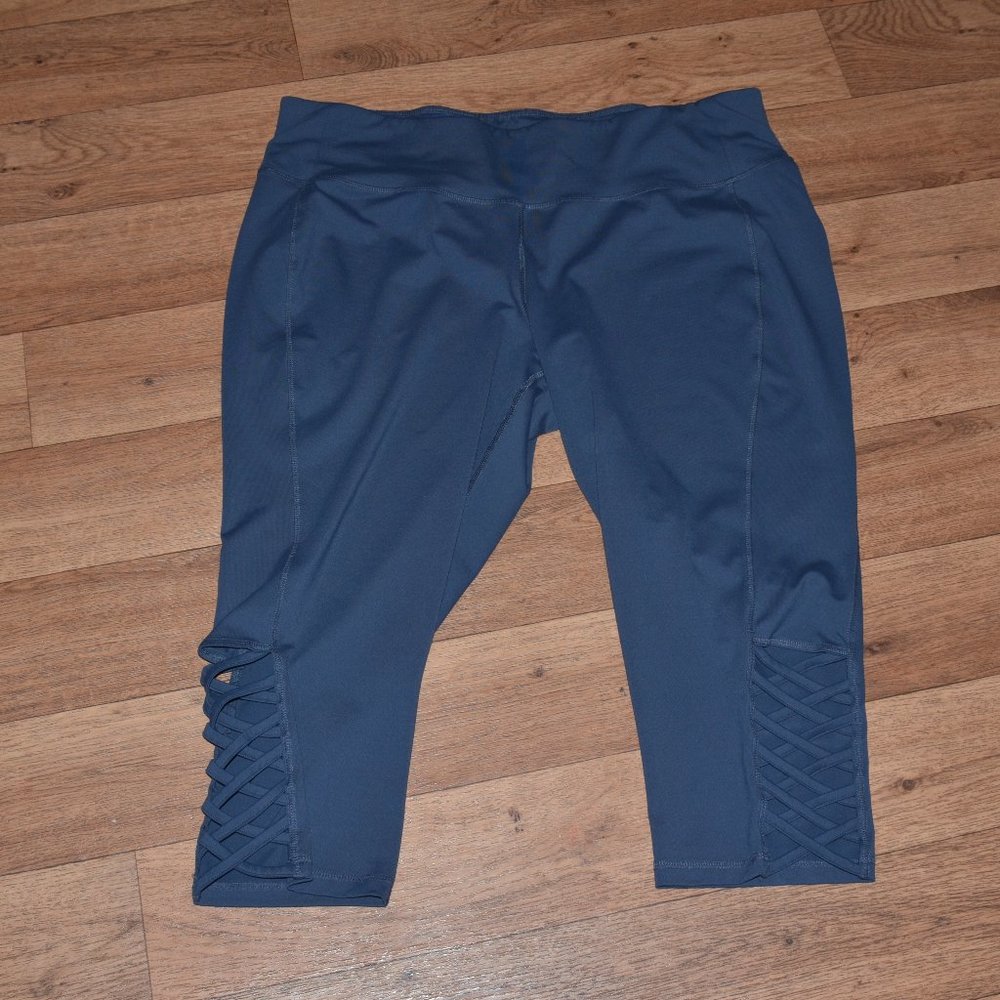 Lane Bryant Livi Capri Size 22/24